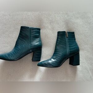 Size 8 Steve Madden booties